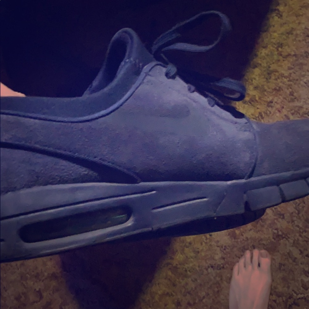 Nike felt shoes